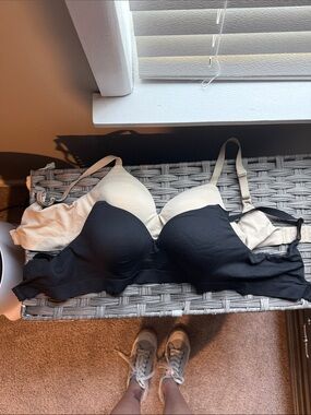 Everyday Seamless T-Shirt Bra — Black & Nude